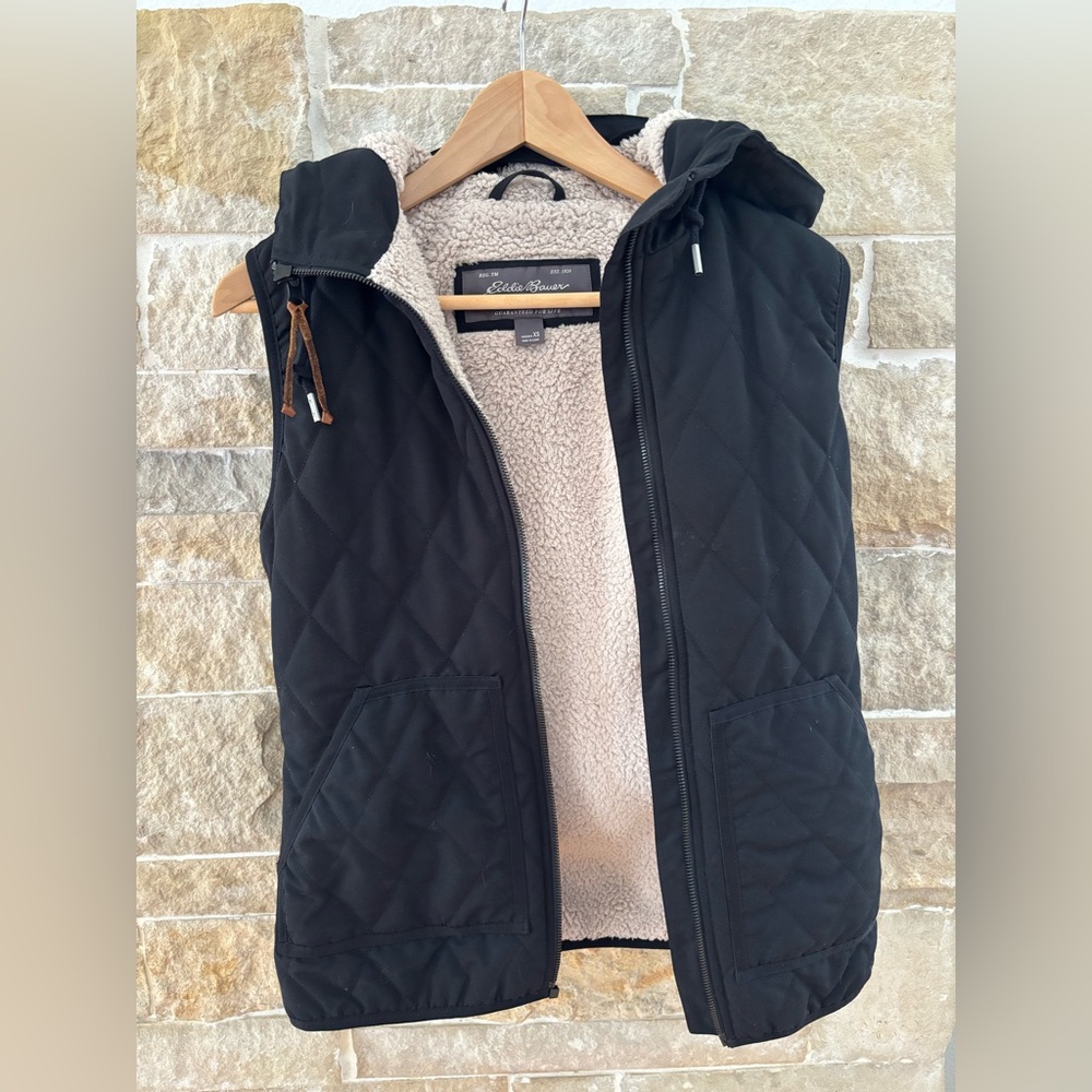 Eddie Bauer black vest with hood